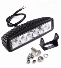 FAROL DE MILHA LED 12V-24V 18W PARA USO GERAL 6 LED               